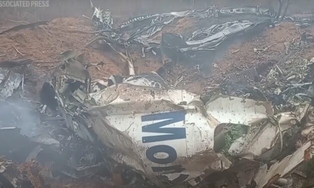 Magyar turistákkal teli gép zuhant le Kenyában