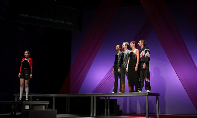 Szülinapi november a Kosztolányi Színházban