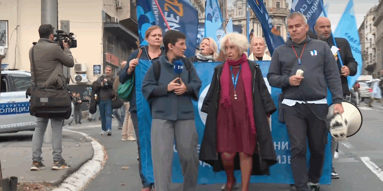 Alulfizetettek és a rendszerben láthatatlanok – Kultúrmunkások tüntettek a fővárosban