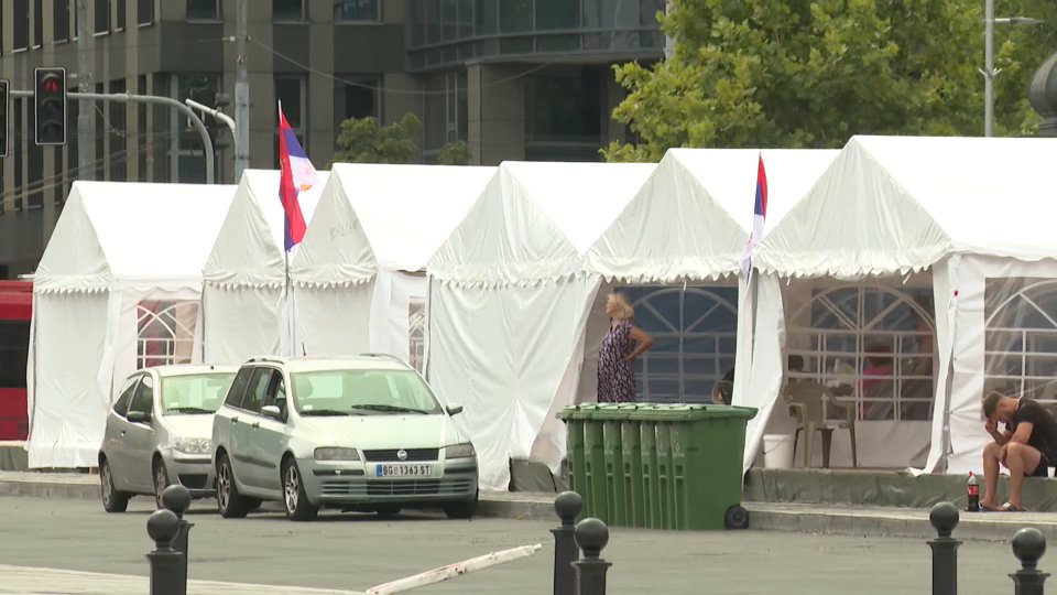 Ćacilend tovább terebélyesedik