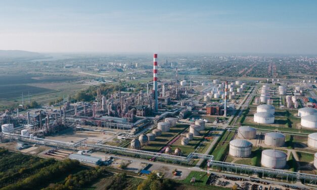 Kedden leáll a finomító, még mindig az engedélyre várnak