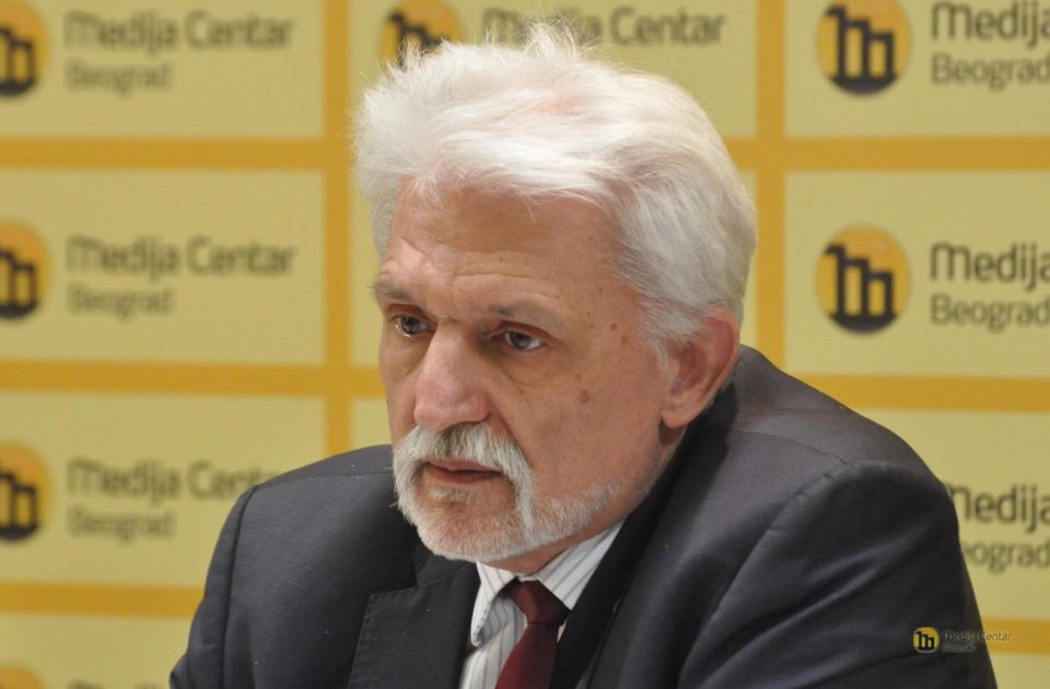 „Oroszország a kőolajjal és a gázzal zsarolja Szerbiát”