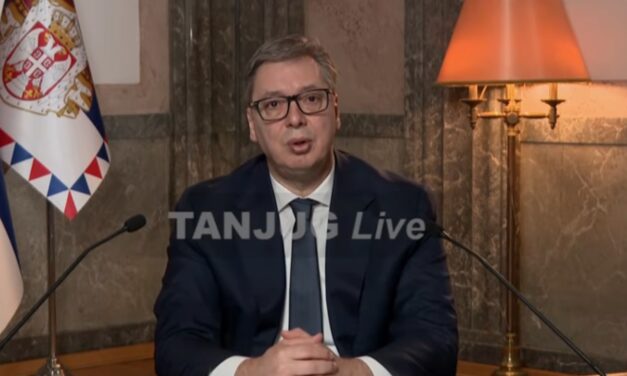Vučić: Az én bocsánatkérésem őszinte volt, a választásokat határidő előtt tartjuk meg
