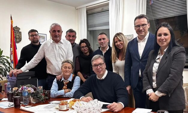 „A Szerb Lista meggyőző győzelmet aratott a koszovói szerb önkormányzatokban”