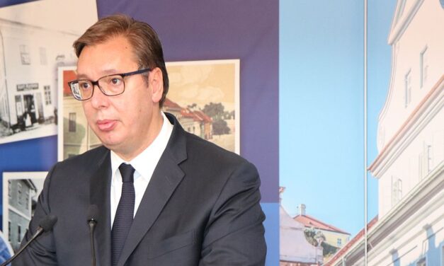 Vučić: Életemben nem volt a kezemben mesterlövészpuska