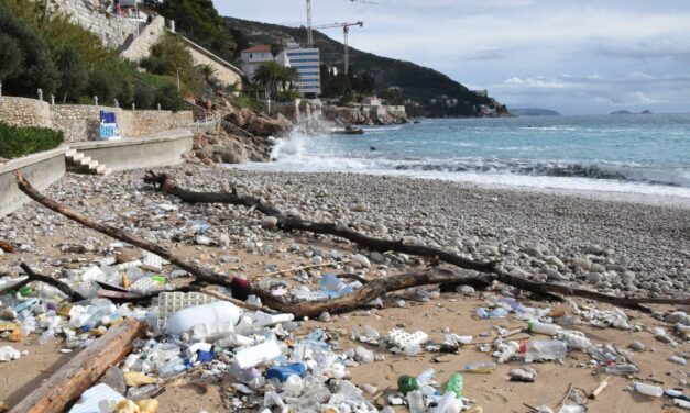 Szemét lepte el Dubrovnikot (Videó)