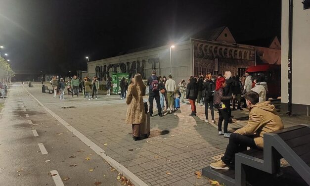 Több tucat újvidéki polgár indult el Belgrádba, hogy támogassa Dijana Hrkát