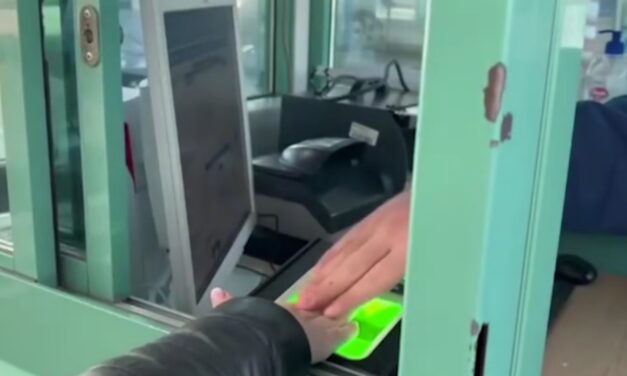 Akárhányszor lépi át a határt, mindig ki kell majd szállnia az autóból