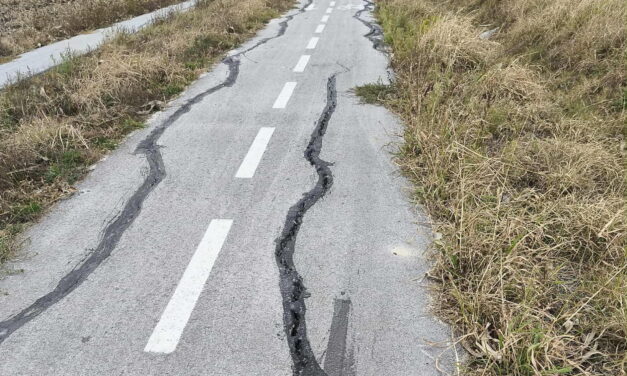 Széthullik az egy éve, félmillió euróból épített kerékpárút Bácsföldváron