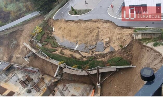 Építőmérnök: A földcsuszamlás miatt veszélyben vannak a környező épületek és a Kiválósági Központ is