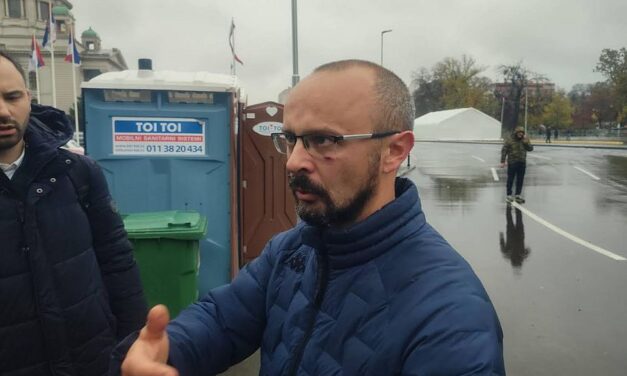 Ćacilendben megvertek egy fővárosi önkormányzati képviselőt