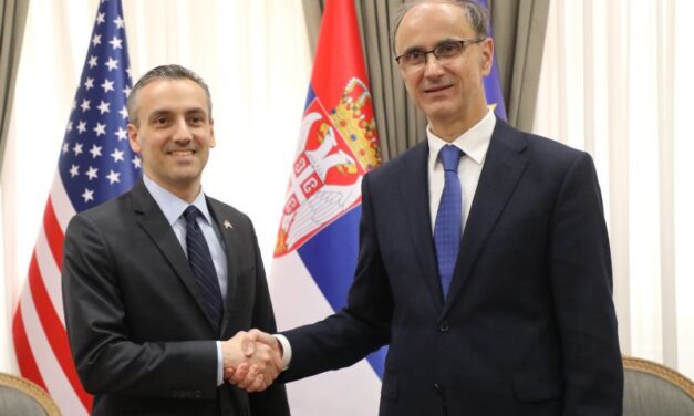 „Szerbia útelágazáshoz érkezett”