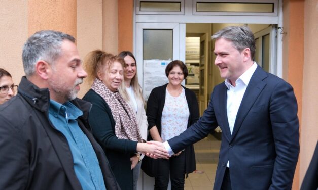 Két bűncselekmény elkövetésével is gyanúsítják a kultúráért felelős minisztert