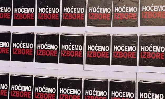 A december 28-ai tüntetésen a választások kiírásáért gyűjtenek aláírásokat az egyetemisták