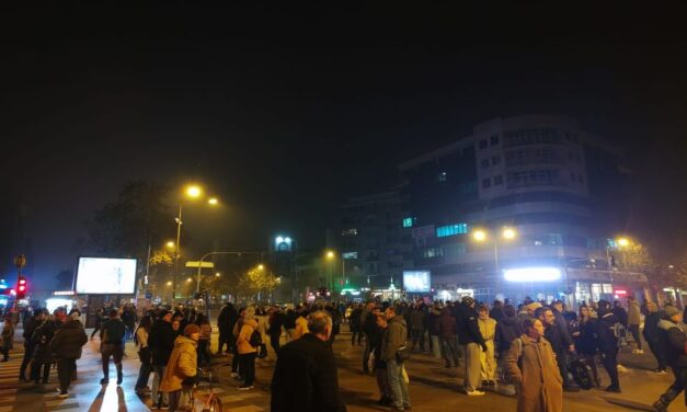 Útblokáddal emlékeztek a balesetben elhunyt taxisra Újvidéken